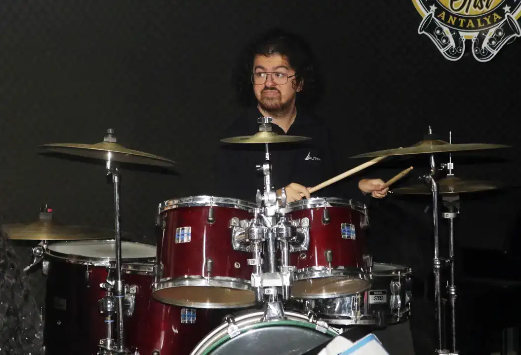 Antalya Eğitim Araştırma Doktorlarından Rock Orkestrası 10